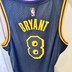 Kobe Jersey Size XL