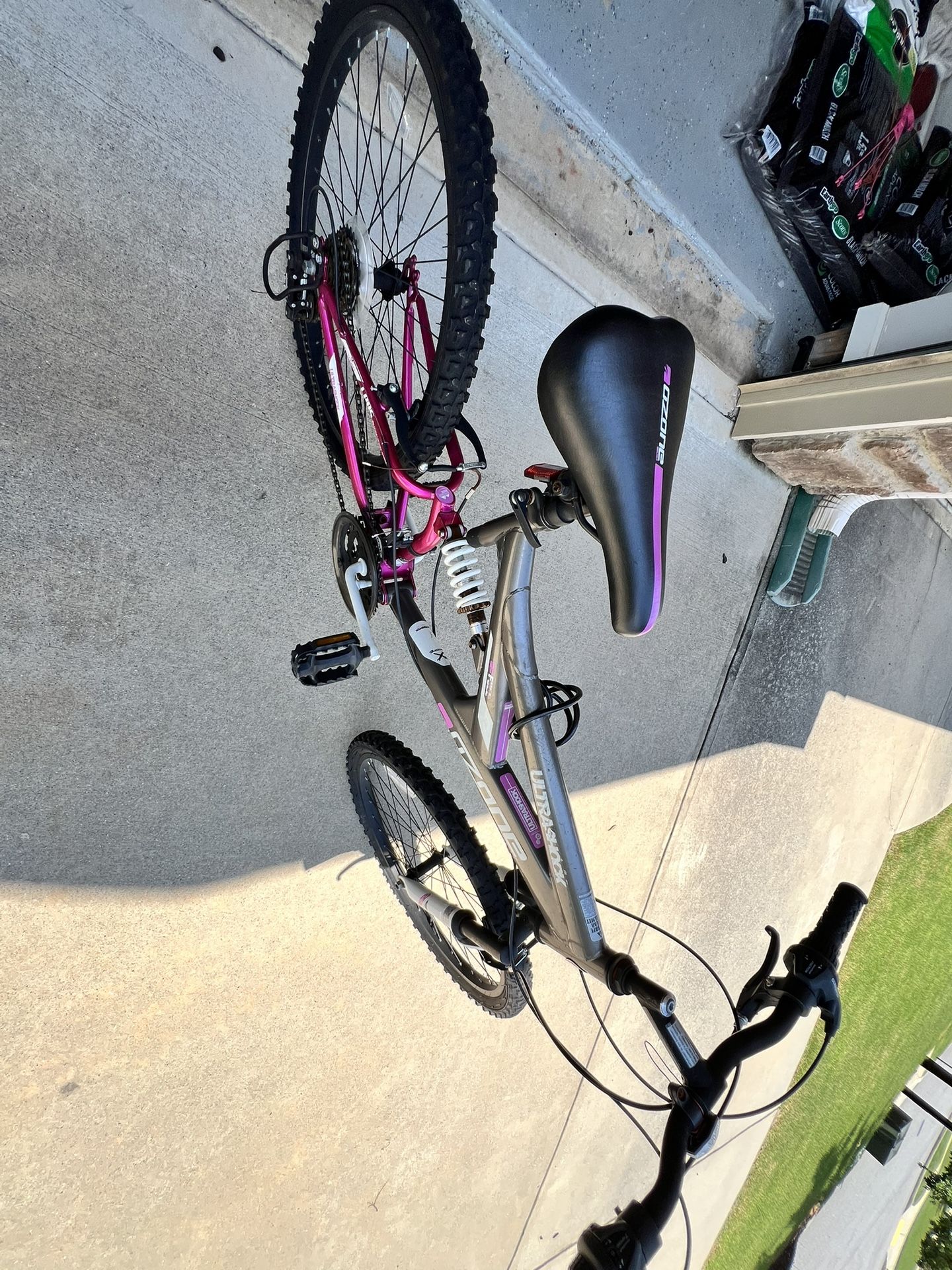 Ozone 500® Girls' Ultra Shock 24" Bike