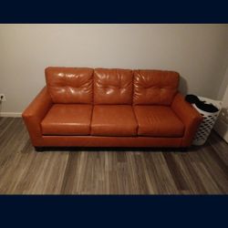 Super comfy leather couch