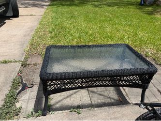 Outdoor wicker table