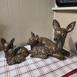 2 Piece Deer & Doe With Fawn Centerpiece Decor Statues 15" × 11.5" & 8" x 7"