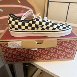 Black & White Checkered VANS (Size 7)