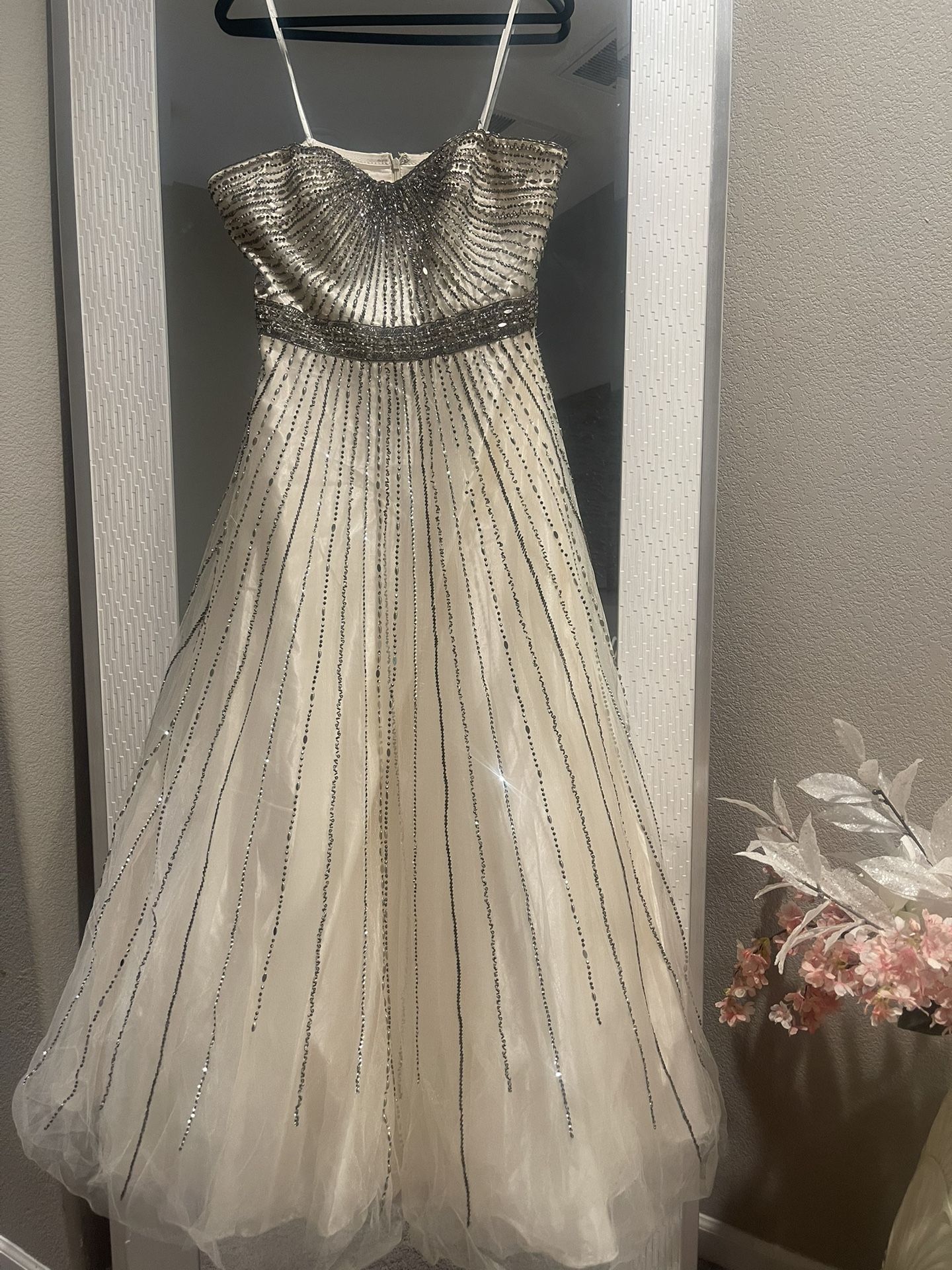 Party Dress Elegant Cream Color With Beds