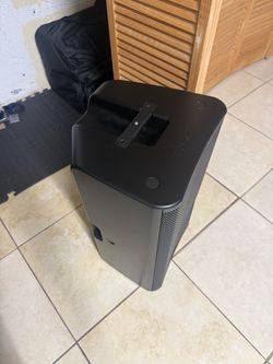 2 QSC K 12 Series Powered Speaker