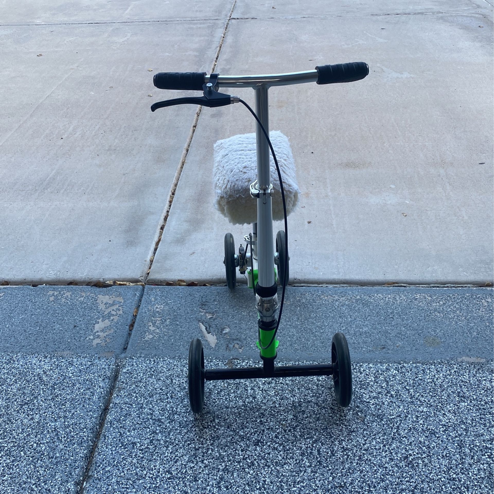 Knee Rover Scooter