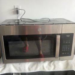 Brand New GE Stove Microwave 