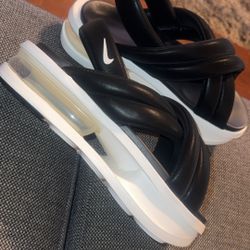 WOMEN'S NIKE AIR MAX ISLA PLATFORM SANDALS Size 10