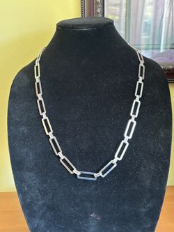 Elegant Silver Tone Link Necklace