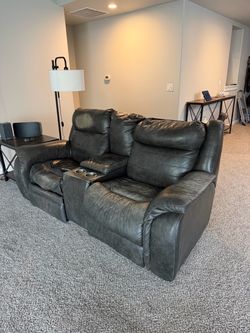 LOVESEAT ASHLEY