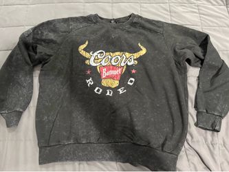 Women’s Coors Banquet crew neck sweatshirt sz medium   Like new- factory distressed look