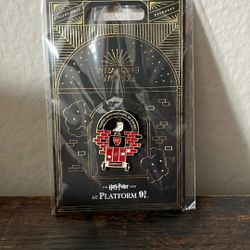 Harry Potter Fan Club Wizarding World Platform 9 3/4 Enamel Pin