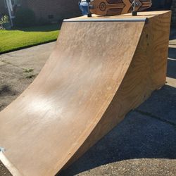 Quarter Pipe Skateboard Ramp
