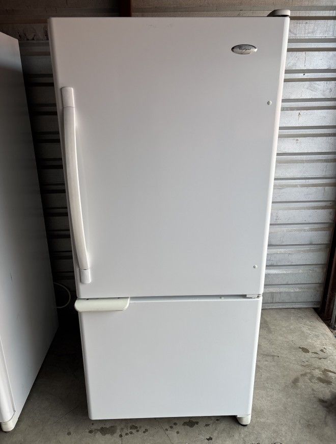 White Whirlpool Refrigerator And Freezer
