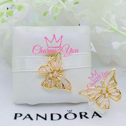 Adorable 925 silver charm for Pandora Moments bracelets.