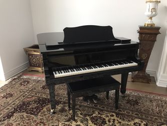 Yamaha G5 grand Piano