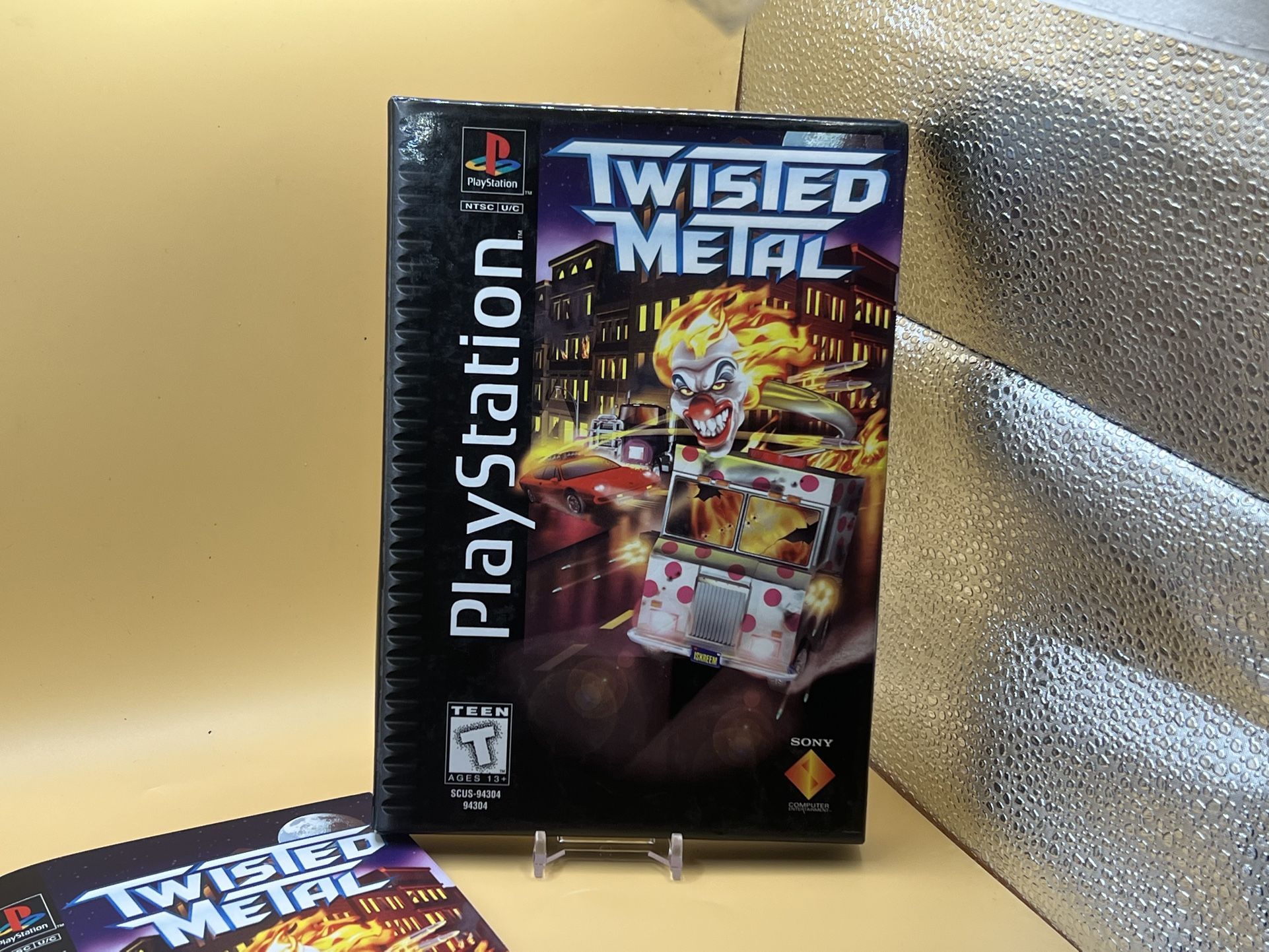 Twisted Metal Long Box + Reg. Card 
