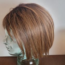 Ellen Wille Wig Brown Made in Indonesia. Perfect shape, like new, please 
see the photos.
Weight 12oz with shipping materials