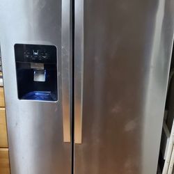 Whirlpool Refrigerator 