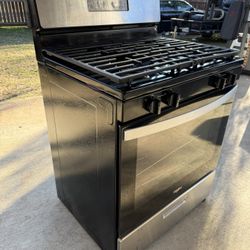 Whirlpool 4 Burner Gas Range / Oven – Like New – $399 OBO