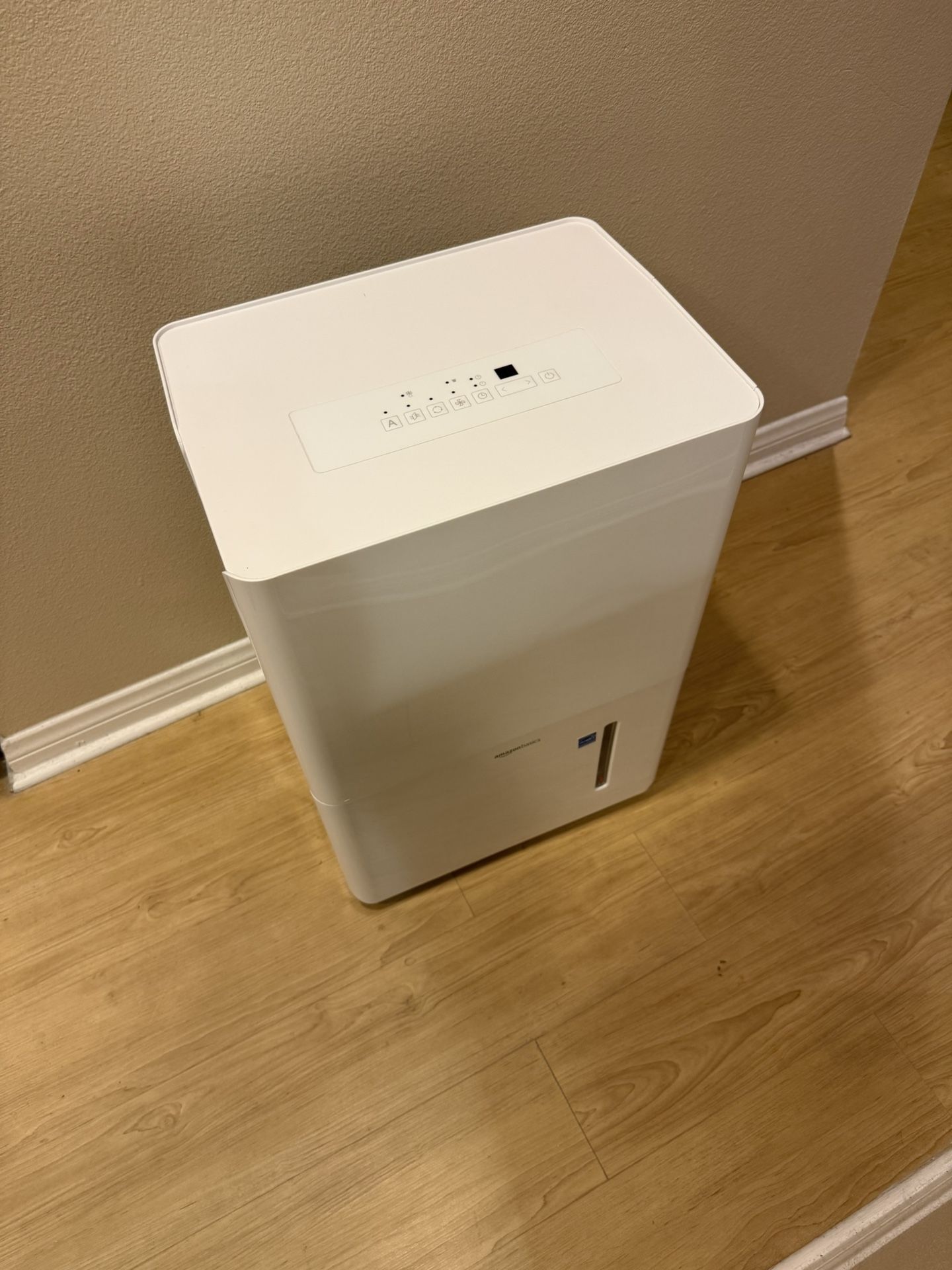 Amazon Basics 35-Pint Dehumidifier – Great Condition
