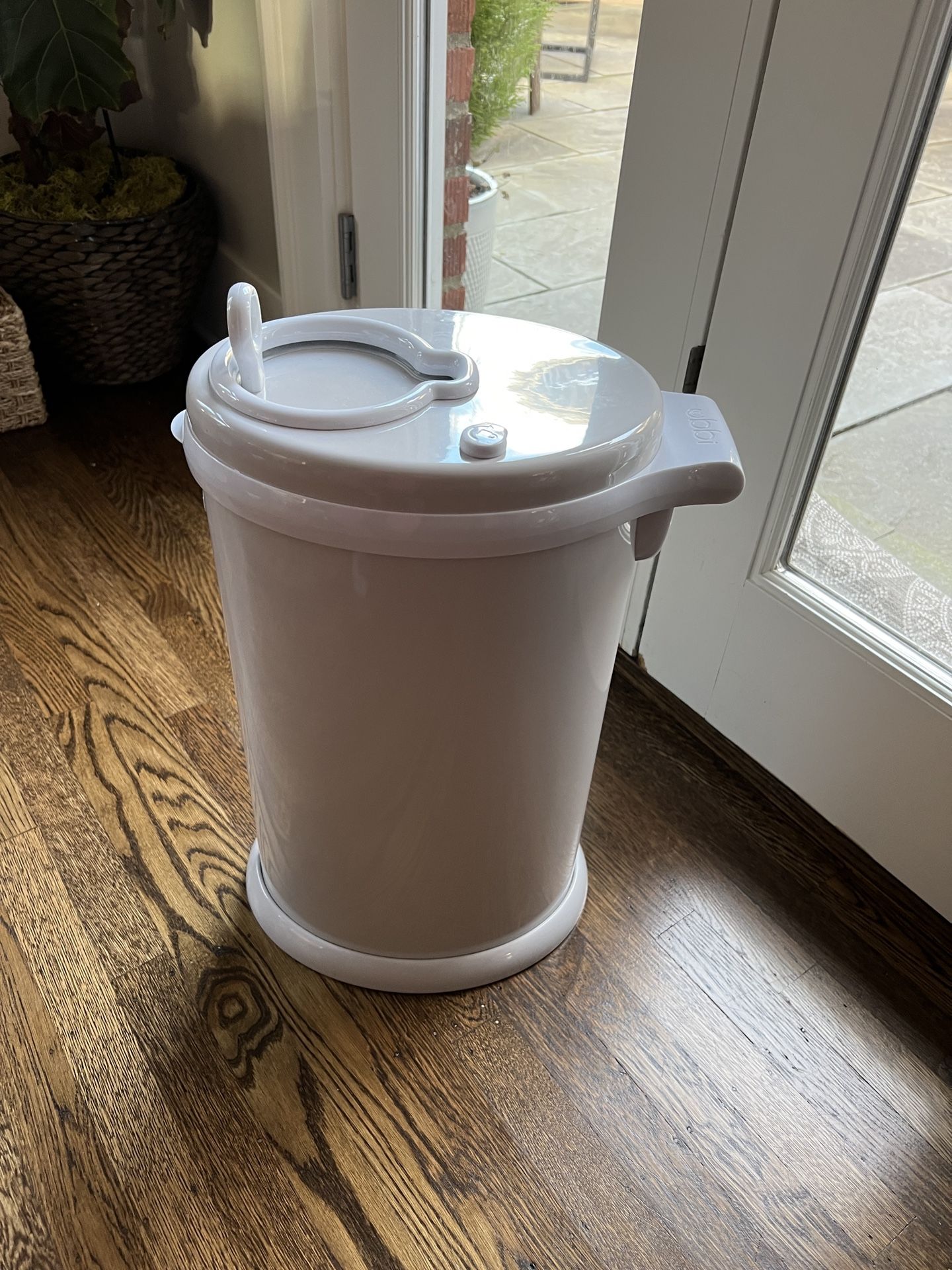 Ubbi Diaper Pail Like new! for Sale in Seattle, WA OfferUp