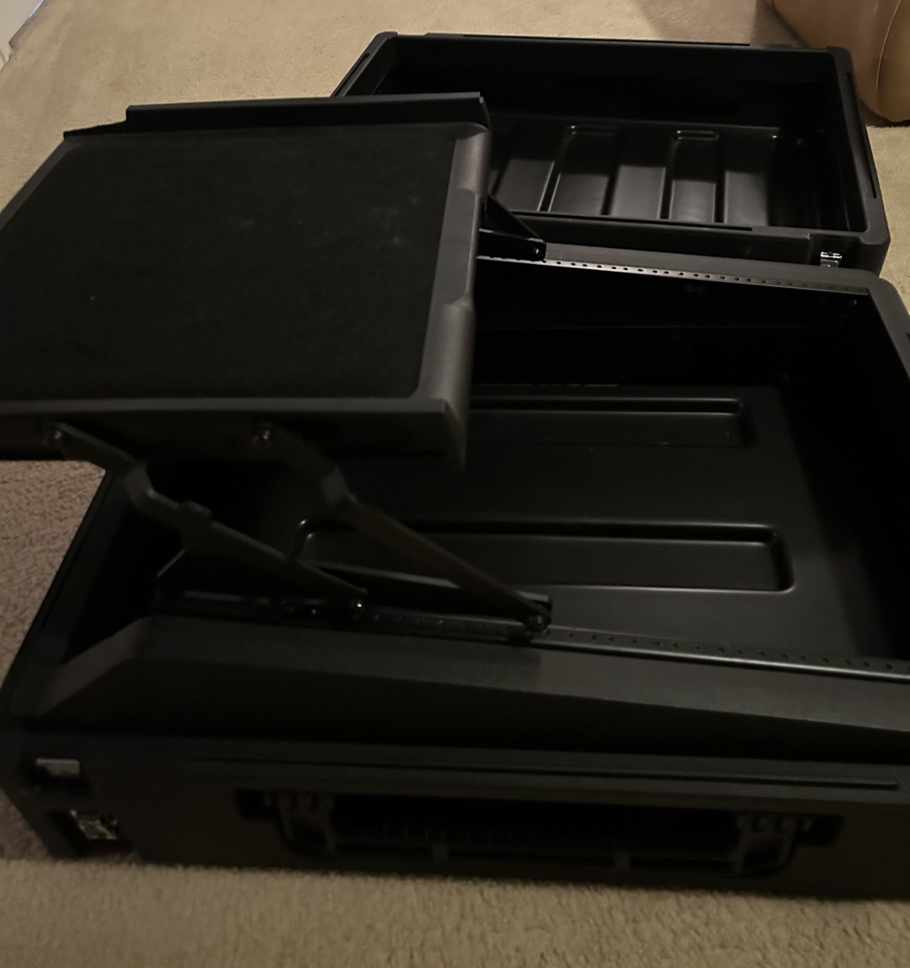 SKB Case Toto Rack Console W: Shelf