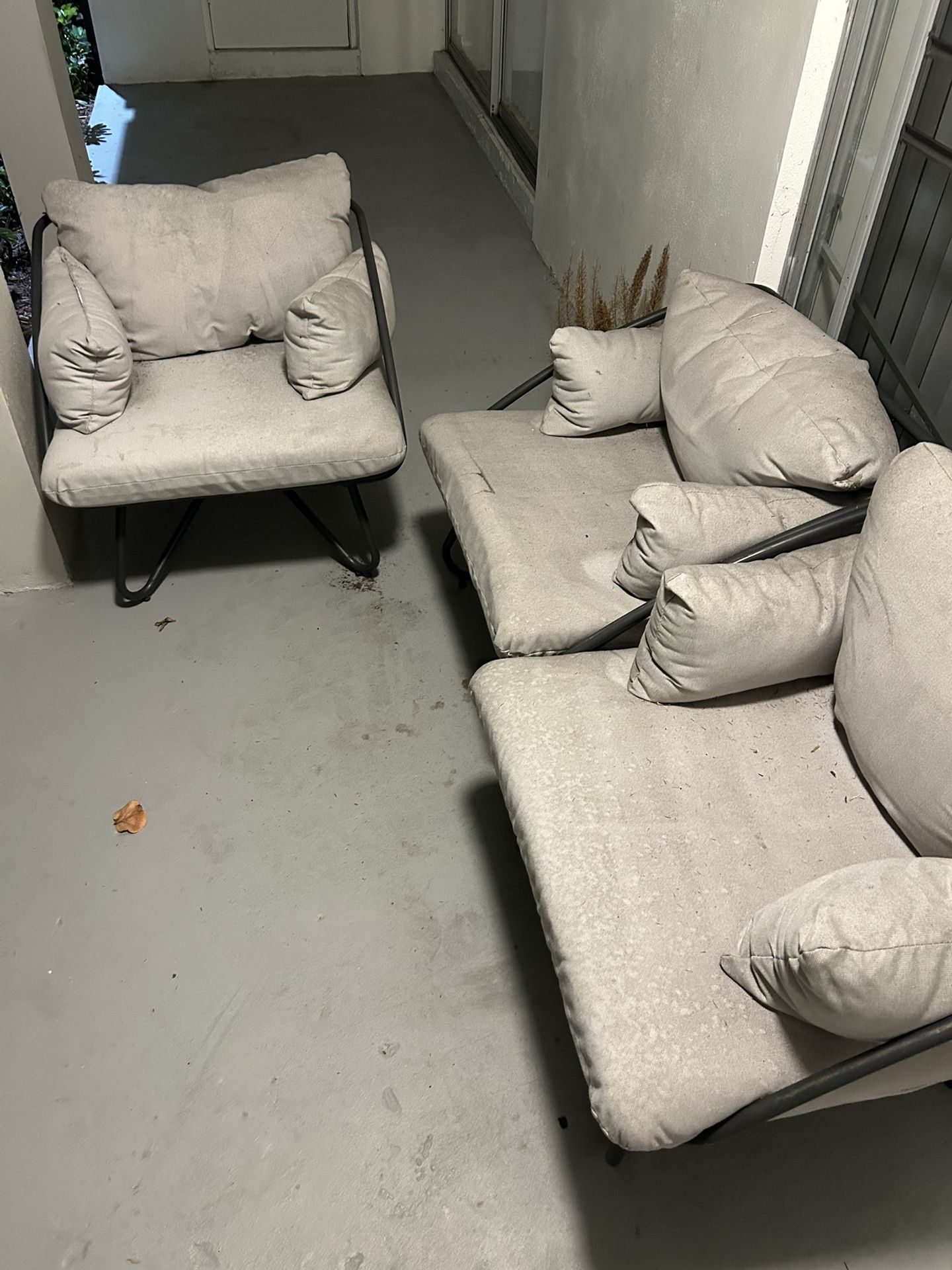 Outdoor Furniture (NEED GONE TODAY)