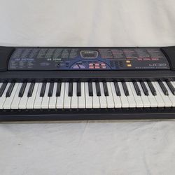 Casio LK-30 Electric Digital Keyboard / Piano