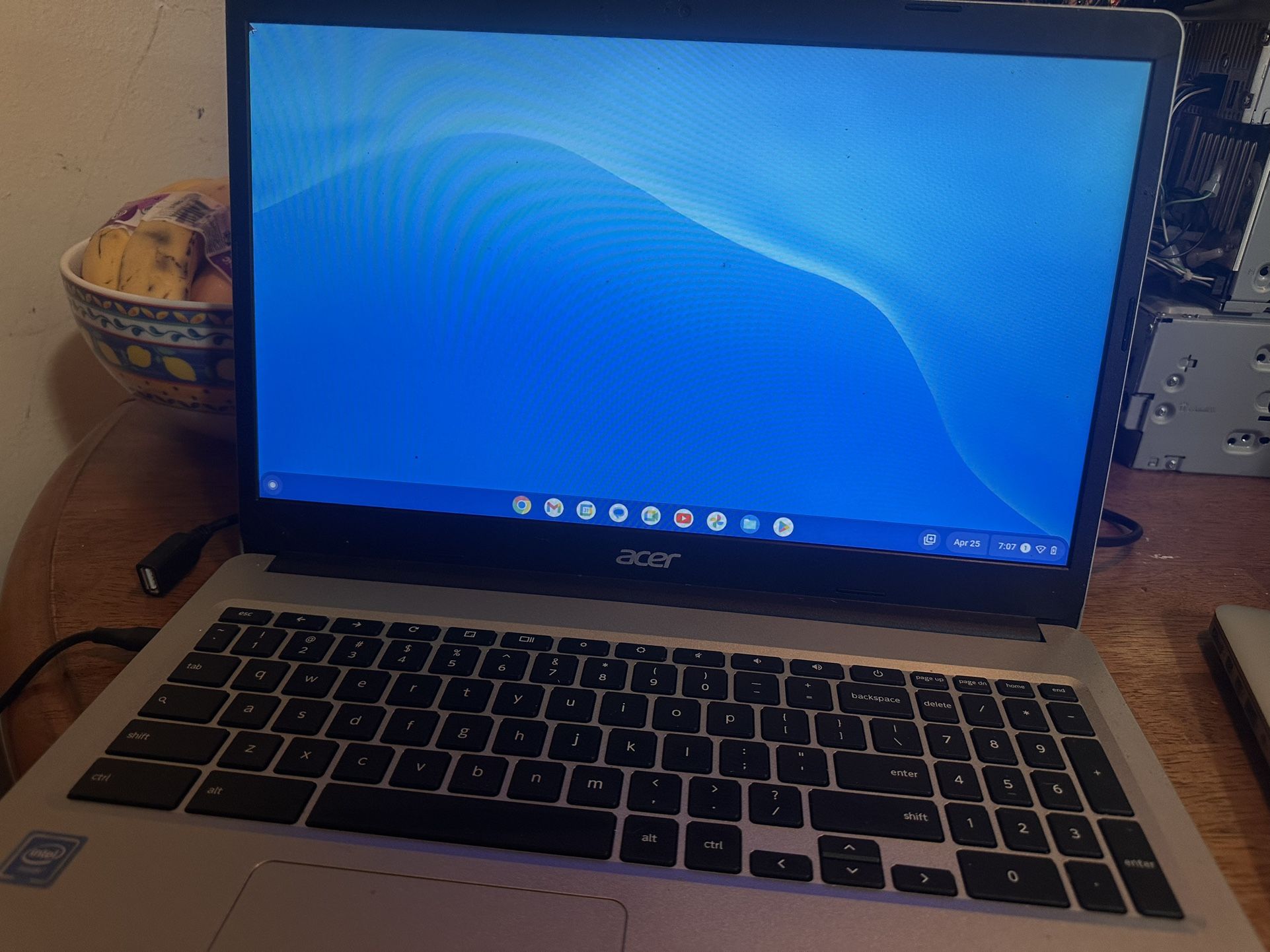 Acre Laptop Chromebook / Mac Book Pro