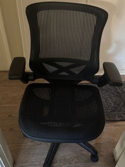 Black Mesh Ergonomic Office Chair