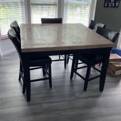 Dinning Table And Chairs 