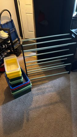 Sturdy Toy Rack With Buckets