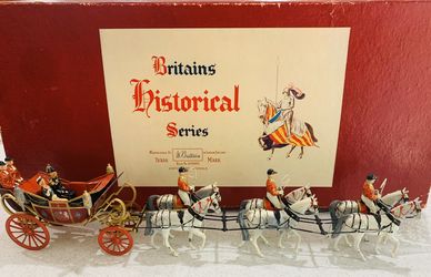 Queen Elizabeth And Prince Phillip Toy Soldiers - Britains Set #9402 Open State Landau - Vintage Solid Cast Metal Lead