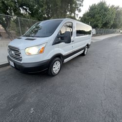2017 Ford Transit 150 XLT