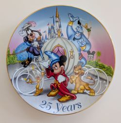 Walt Disney Celebration Plate.
Like new condition.
