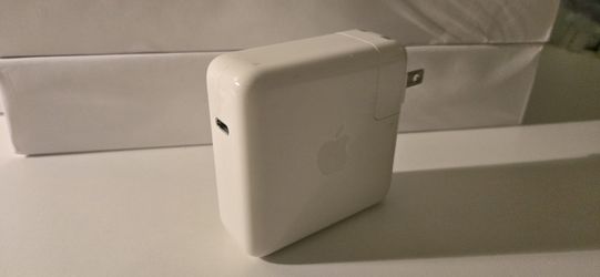 Genuine Apple 61W USB‑C Power Adapter - White