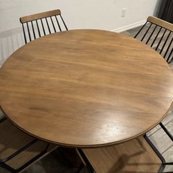 Kitchen Table + 4 Chairs 