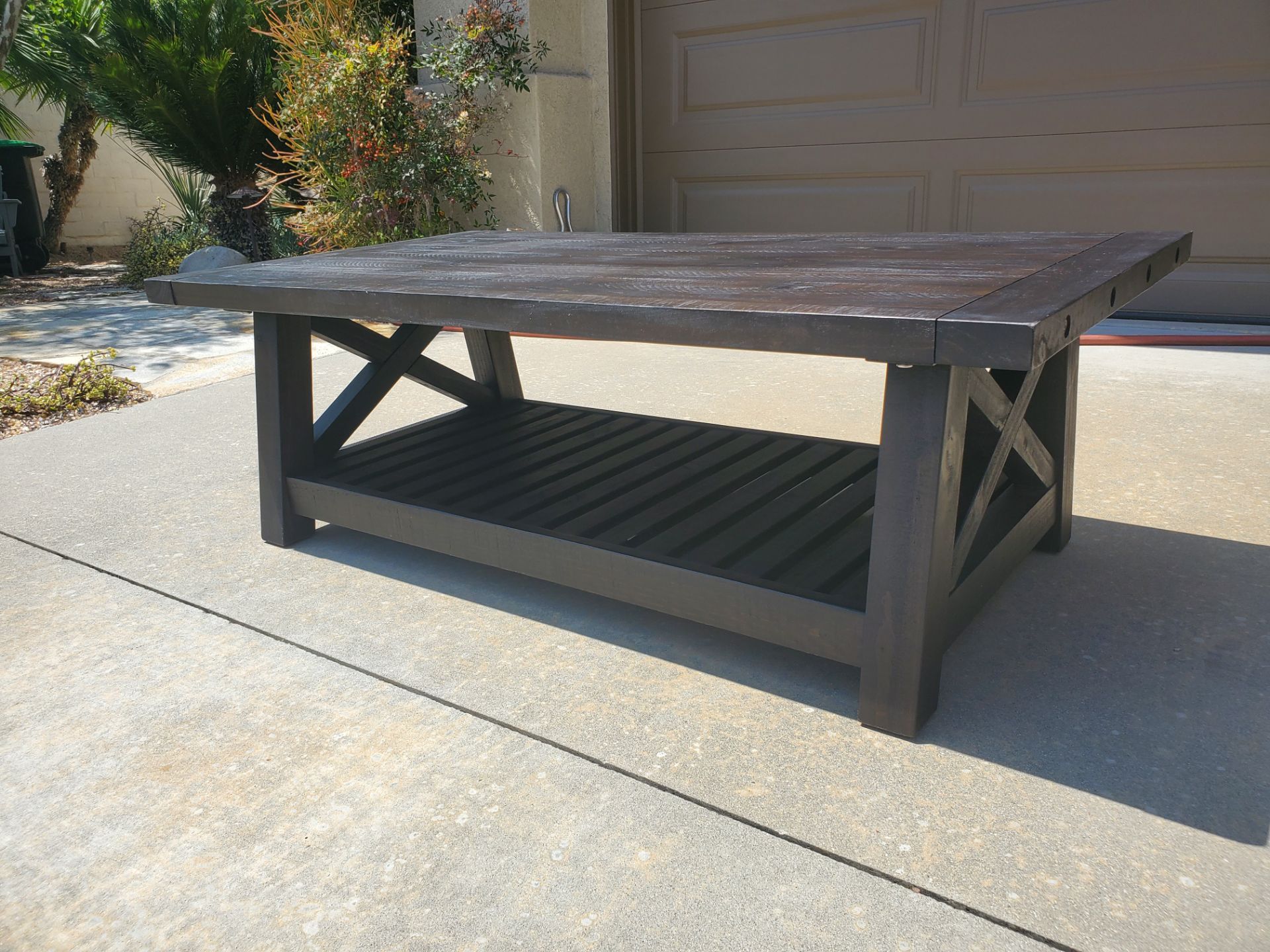 Living Spaces Jaxon Coffee Table (Black)