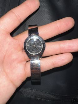 Gucci Women's 6700l Quartz Watch