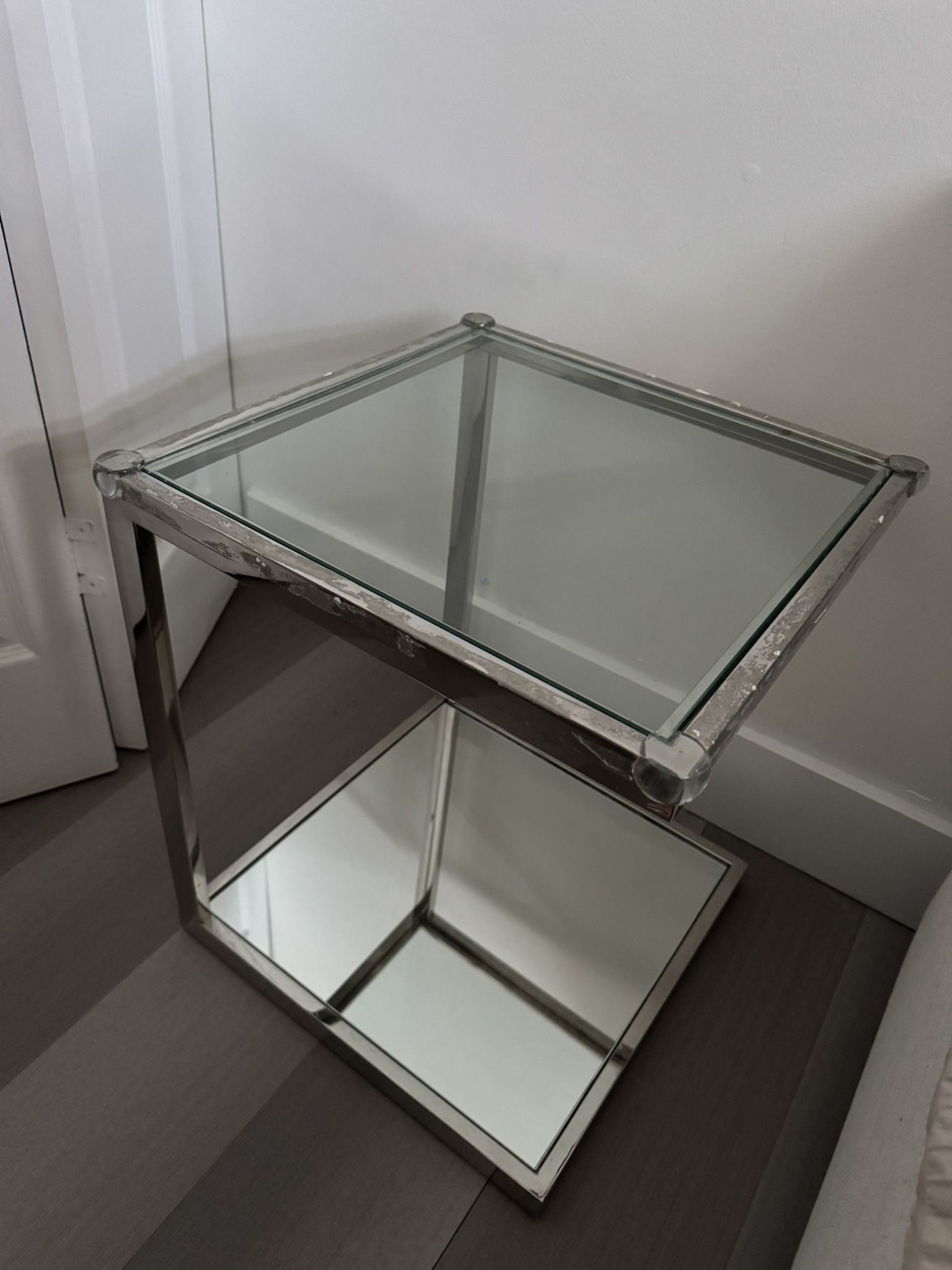 Modani Side Table