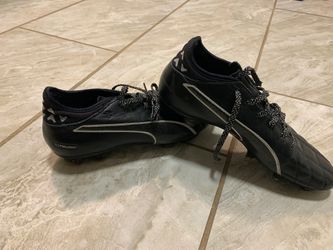 Puma soccer cleats size 7.5