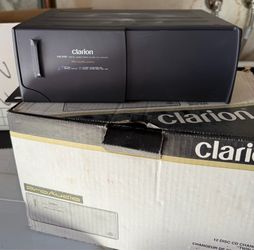 Clarion CDC-1205 12-disc in-car CD changer
