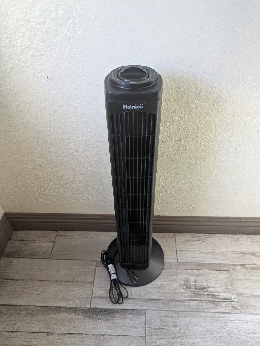Holmes. Clean Breeze Manual Tower Fan 29" Height