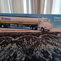 Chevron 1998 Limited Edition Toy Tanker Die-Cast Truck classic collectables 15”