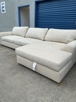 Large Beige Sectional Couch 🛻Delivery Available🛻