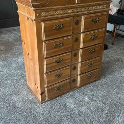 Chest of drawers