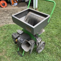 Woodchipper / Shredder (new Carburetor)