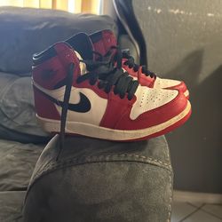 Jordans 1 Chicago Size 4.5 Y