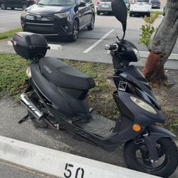 ICEBEAR MOPED 50cc SCOOTER Clean With Title 