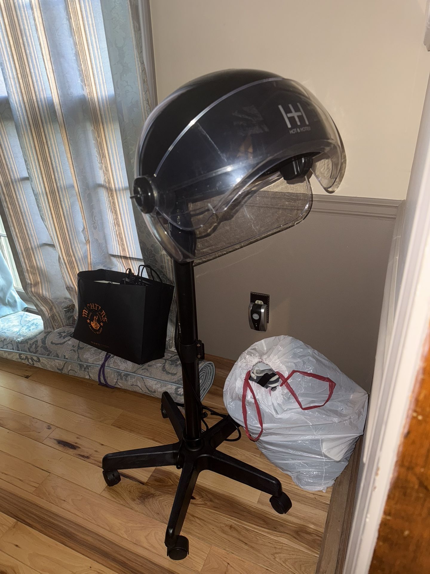 Hooded Standing Dryer
